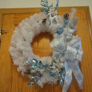Gorgeous "SNOW WHITE WREATH with DEER & BLUE ACCENTS" Handmade Wreath 22"